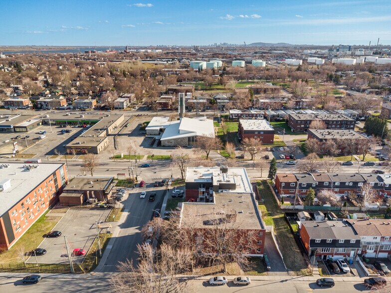12081 Rue De Montigny, Montréal, QC à vendre - Photo de l’immeuble – Image 3 sur 10