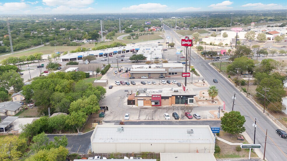 2430 E Southcross Blvd, San Antonio, TX à louer - Aérien – Image 3 sur 23