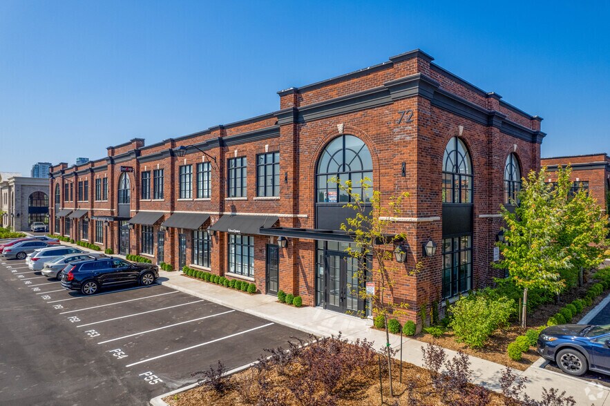 72-74 Jutland Rd, Toronto, ON à louer - Photo principale – Image 1 sur 5