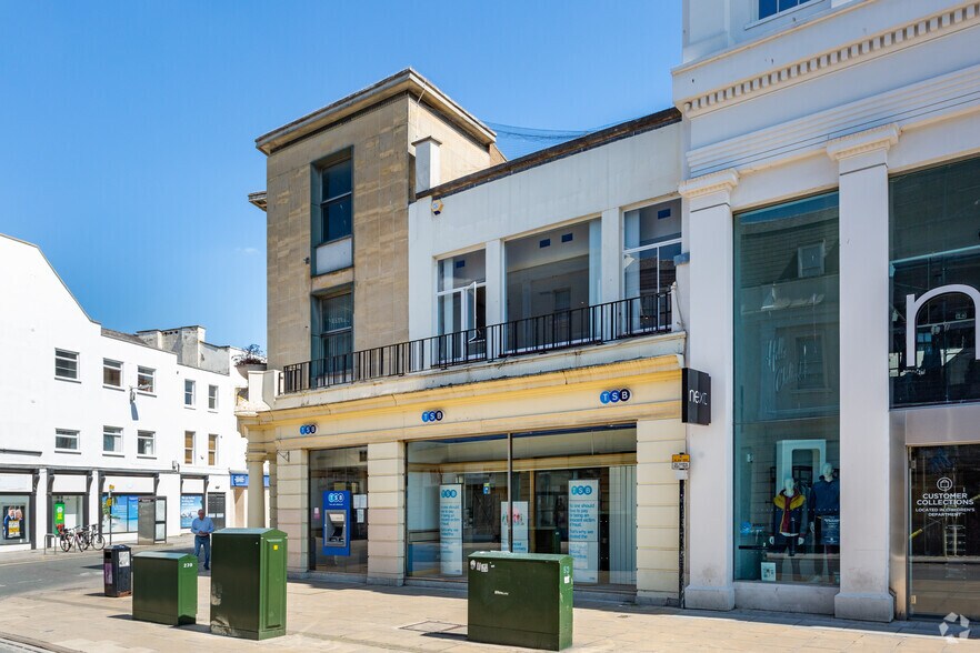 153-155 High St, Cheltenham à vendre - Photo de l’immeuble – Image 2 sur 5