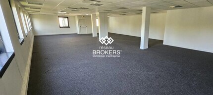 Bureau dans Le Pecq à louer Photo de l’immeuble– Image 1 sur 10