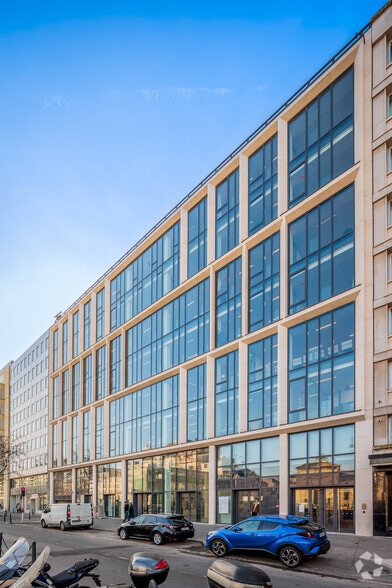 Avenue Charles De Gaulle, Neuilly-sur-Seine à louer - Photo de l’immeuble – Image 3 sur 10