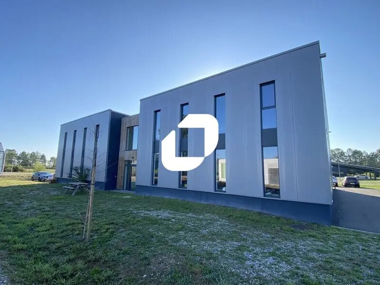 Local d’activités dans Martillac à louer - Photo de l’immeuble – Image 2 sur 14