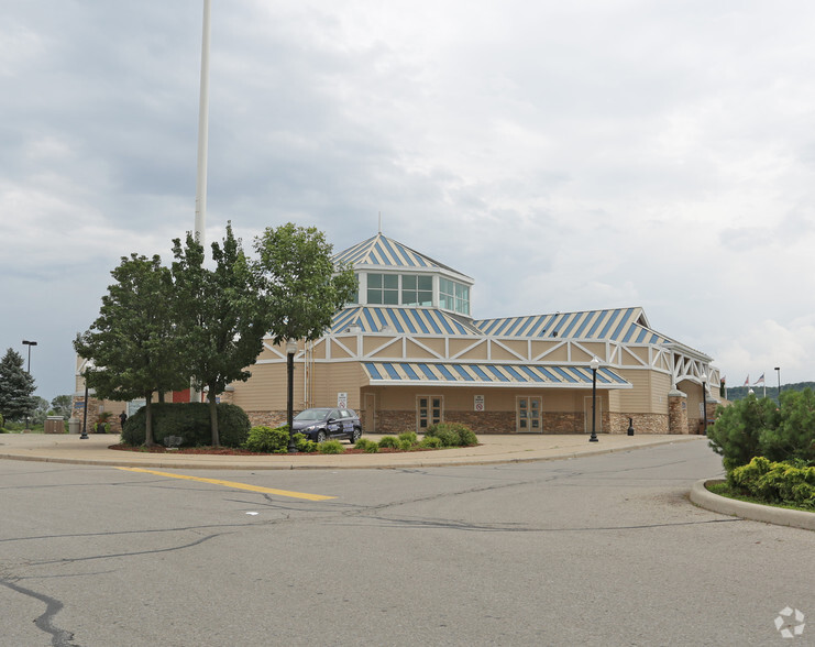 424 S Service Rd W, Grimsby, ON à louer - Photo principale – Image 1 sur 16
