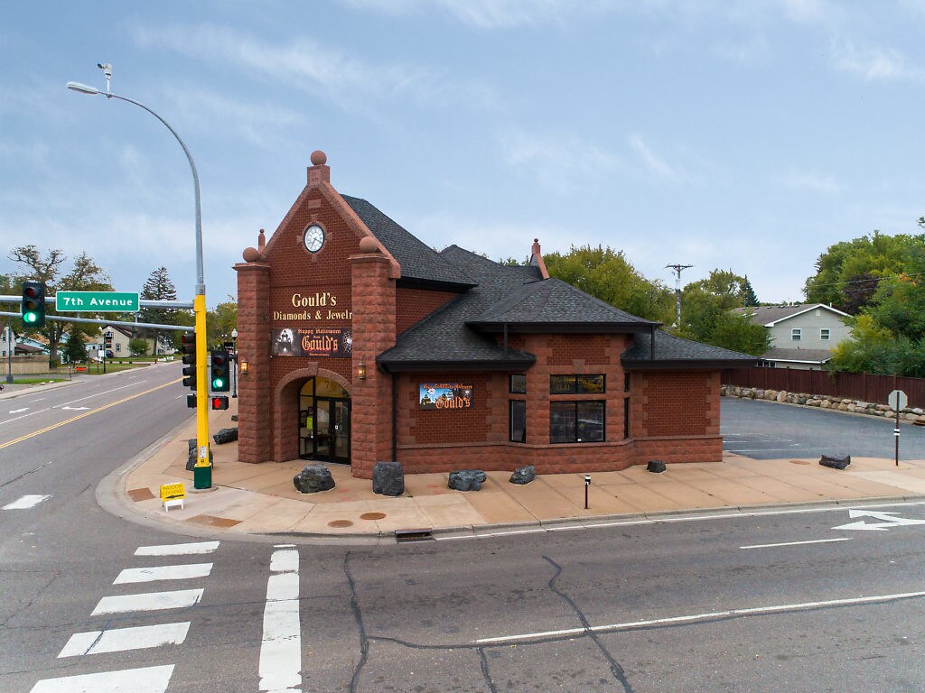 700 E Main St, Anoka, MN à louer Photo principale– Image 1 sur 47