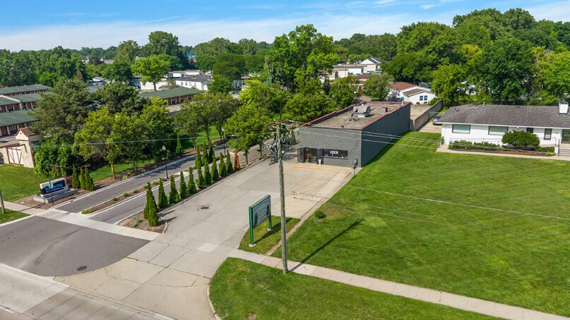26201 Dequindre Rd, Madison Heights, MI à vendre - Photo de l’immeuble – Image 2 sur 7