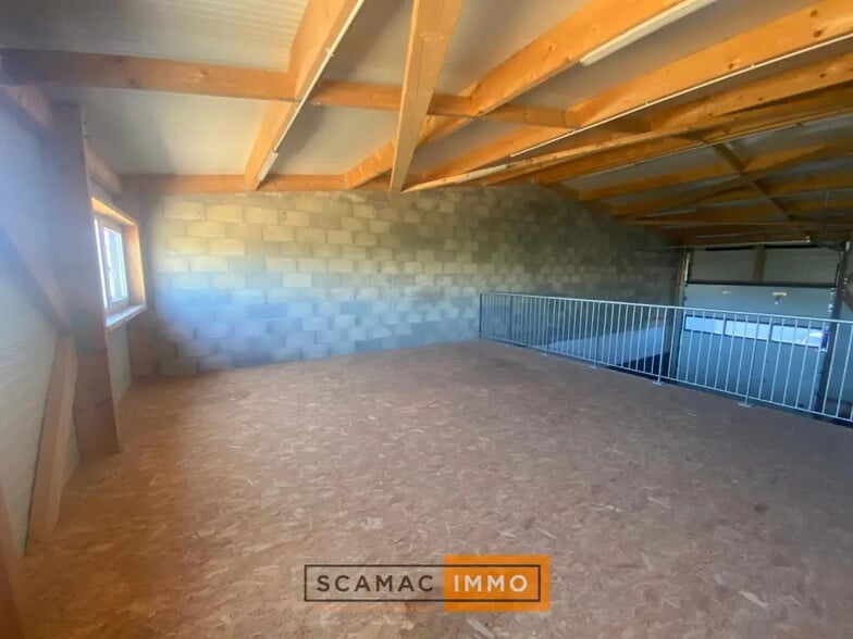 Bureau dans Marignane à louer - Photo de l’immeuble – Image 3 sur 6