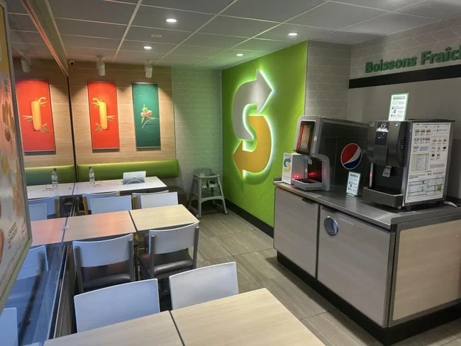Plus de détails pour 81 Bis Boulevard De Dijon, Saint-Julien-les-Villas - Local commercial à louer