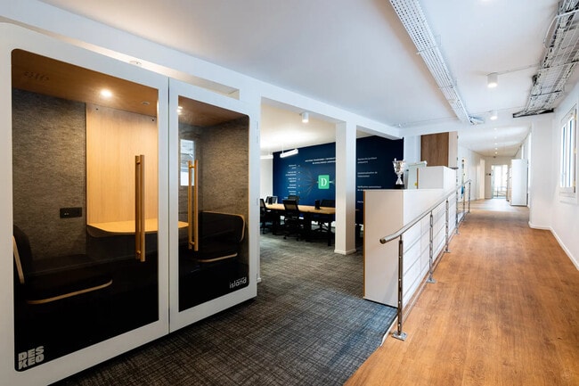 Plus de détails pour 36 Rue De Saint-Pétersbourg, Paris - Coworking à louer