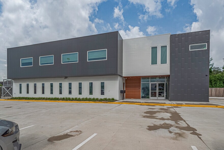 2535 North Fwy, Houston, TX à louer - Photo de l’immeuble – Image 2 sur 36