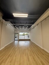 429 W Hallandale Beach Blvd, Hallandale, FL à louer Photo intérieure– Image 2 sur 5
