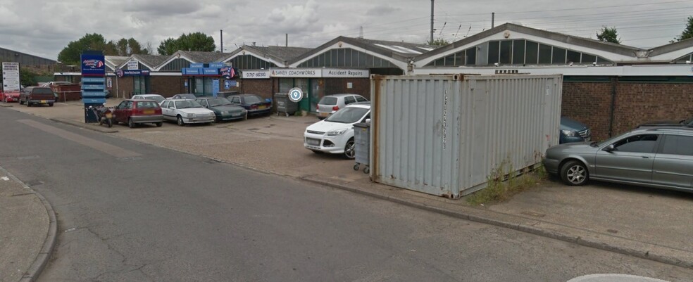 Darlington Close, Sandy à vendre - Photo de l’immeuble – Image 2 sur 12