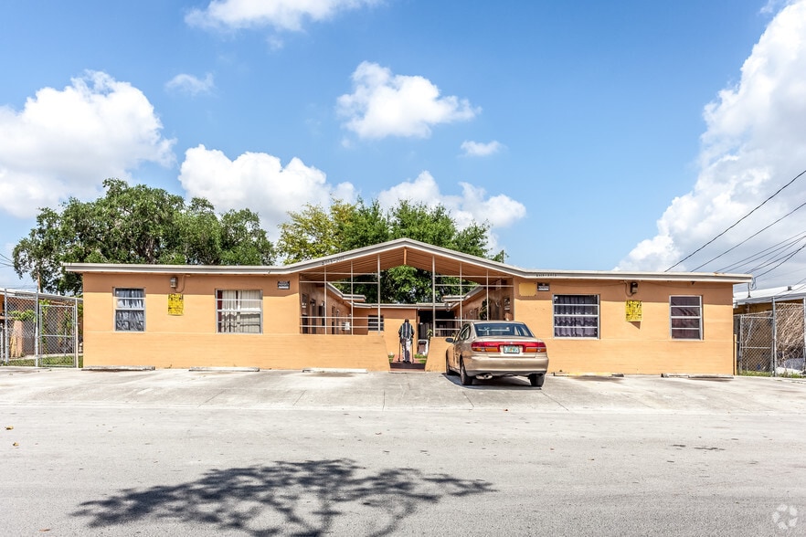 2013 Washington Ave, Opa Locka, FL à vendre - Photo de l’immeuble – Image 2 sur 3