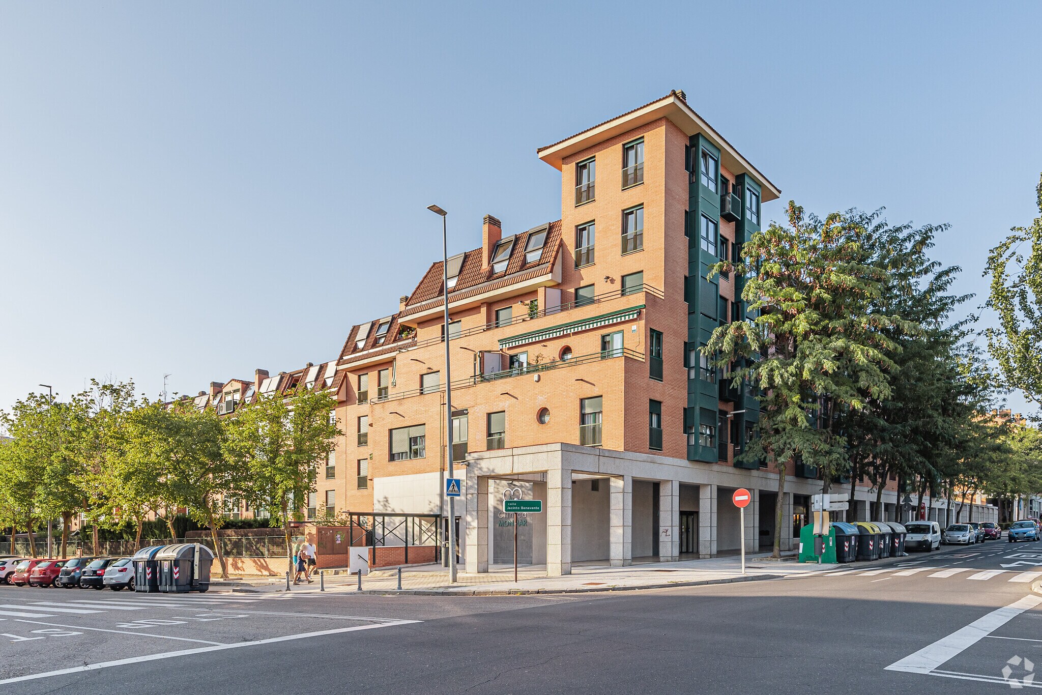 Immeuble residentiel dans Las Rozas de Madrid, Madrid à vendre Photo principale– Image 1 sur 3