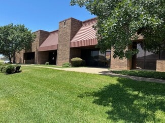 Plus de détails pour 817 Greenview Dr, Grand Prairie, TX - Bureau, Local d'activités à louer