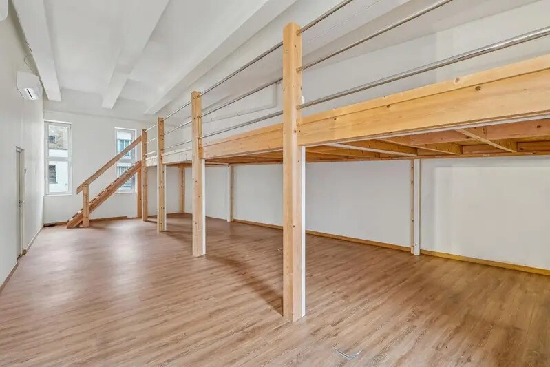 Bureau dans Asnières-sur-Seine à louer - Photo de l’immeuble – Image 3 sur 8