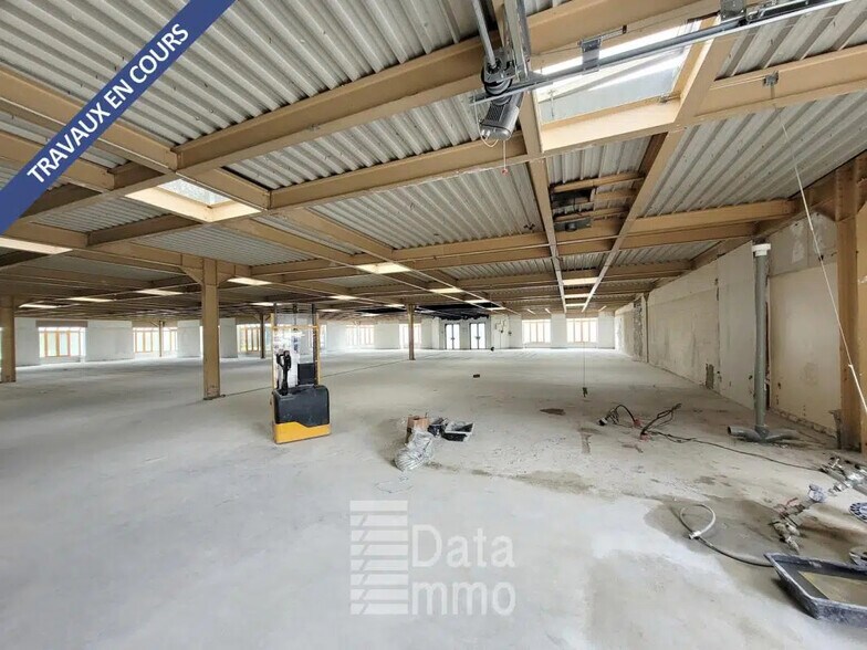Industriel/Logistique dans Croissy-Beaubourg à louer - Photo de l’immeuble – Image 1 sur 5