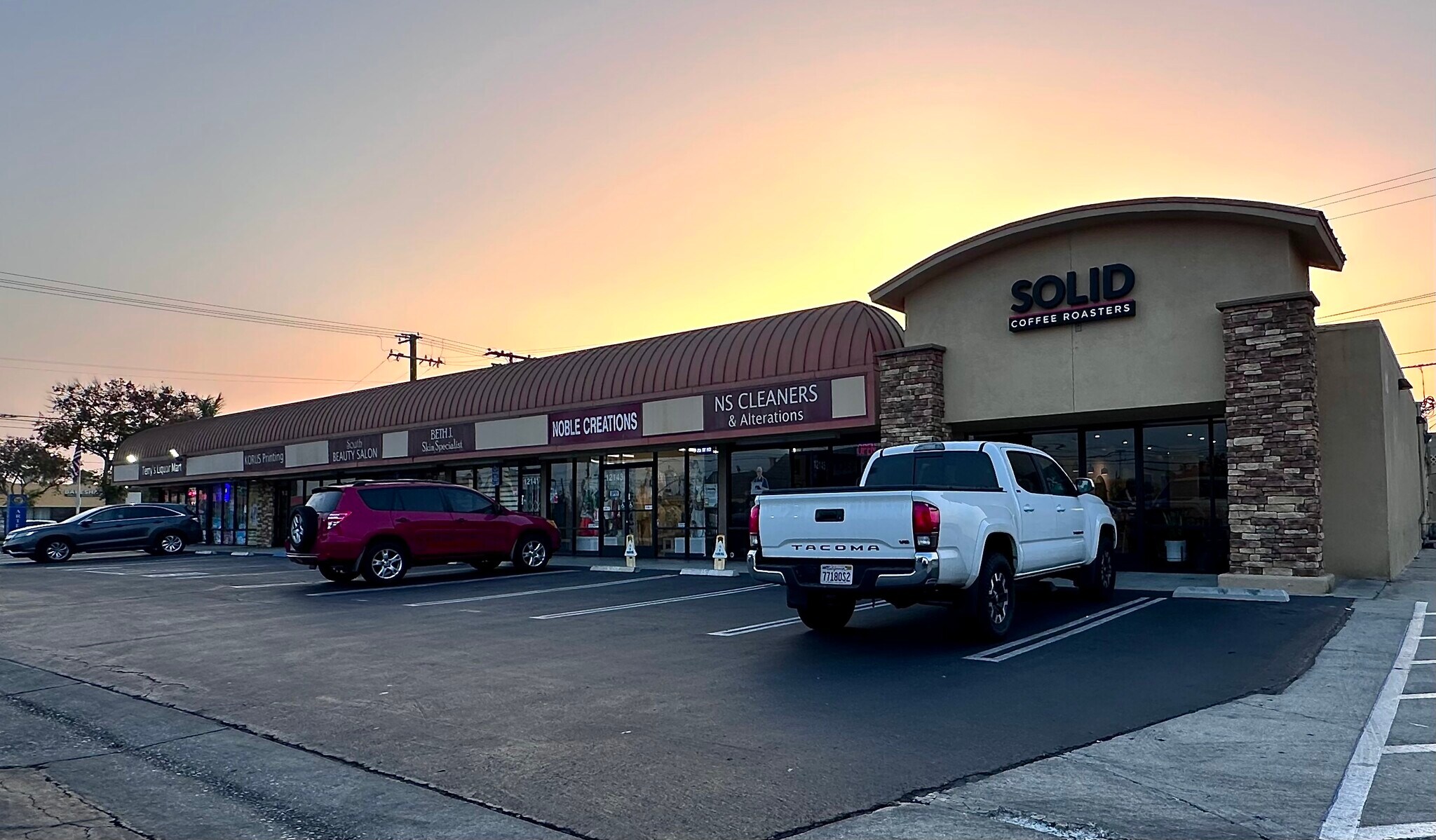 18925 Norwalk Blvd, Artesia, CA à louer Photo de l’immeuble– Image 1 sur 3