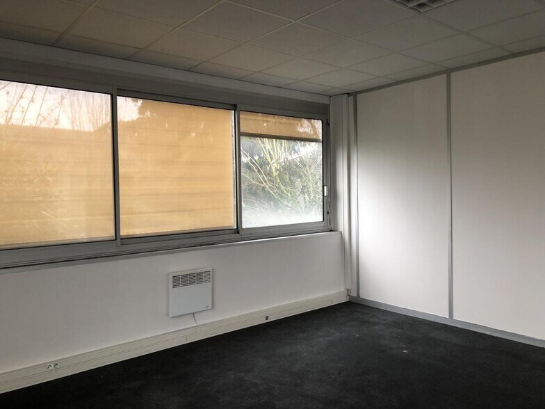 12 Avenue Des Andes, Les Ulis à louer - Photo intérieure – Image 2 sur 10