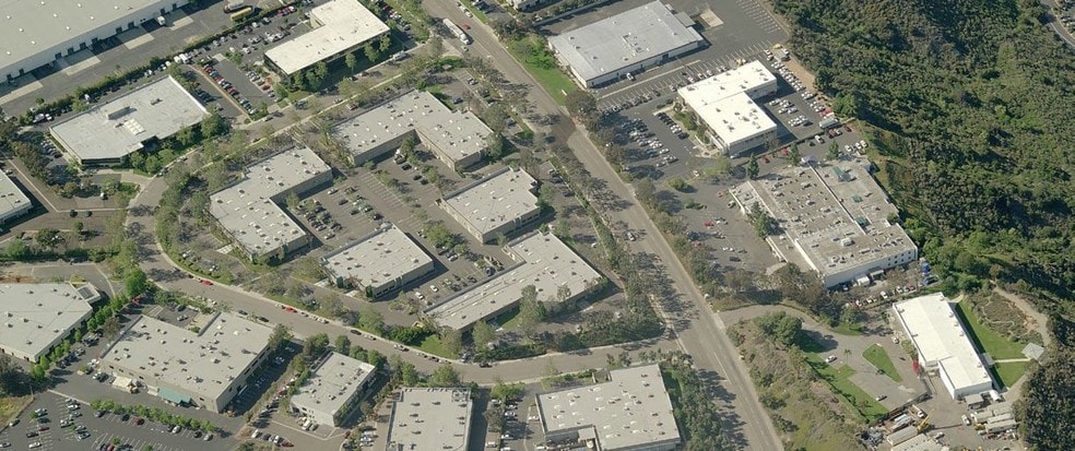 3929 Calle Fortunada, San Diego, CA à louer - Aérien – Image 2 sur 4