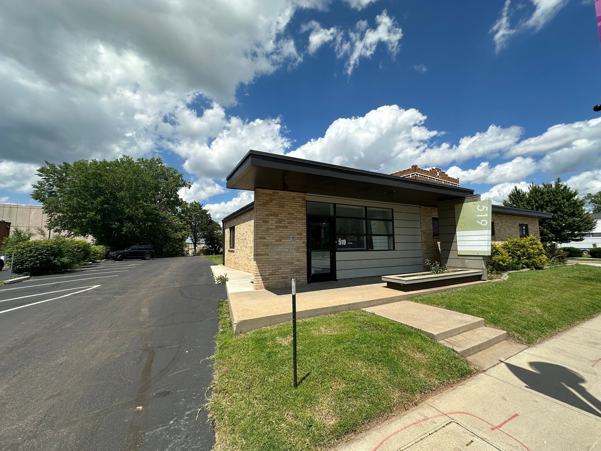 519 E Walnut St, Springfield, MO à vendre Photo principale– Image 1 sur 17