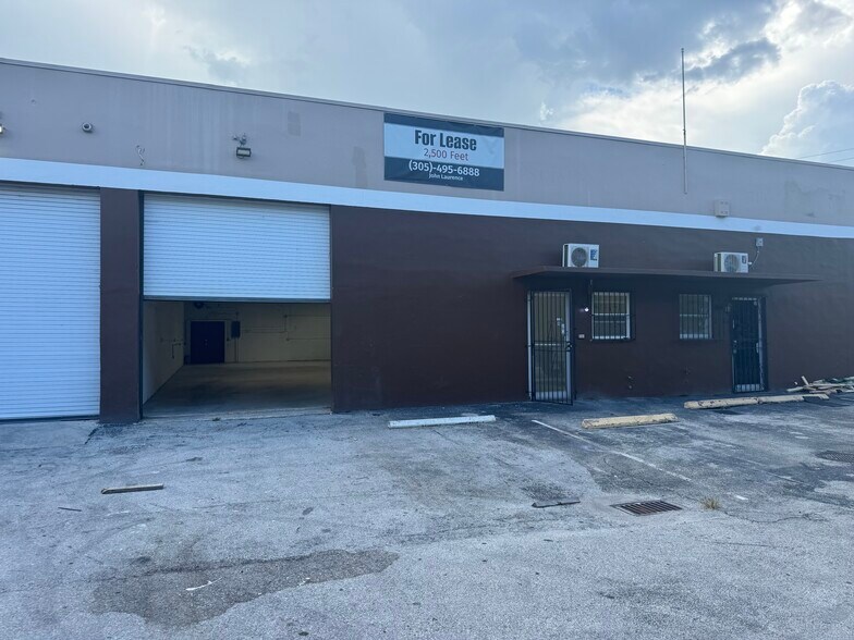 7784 W 2nd Ct, Hialeah, FL à louer - Photo de l’immeuble – Image 1 sur 12