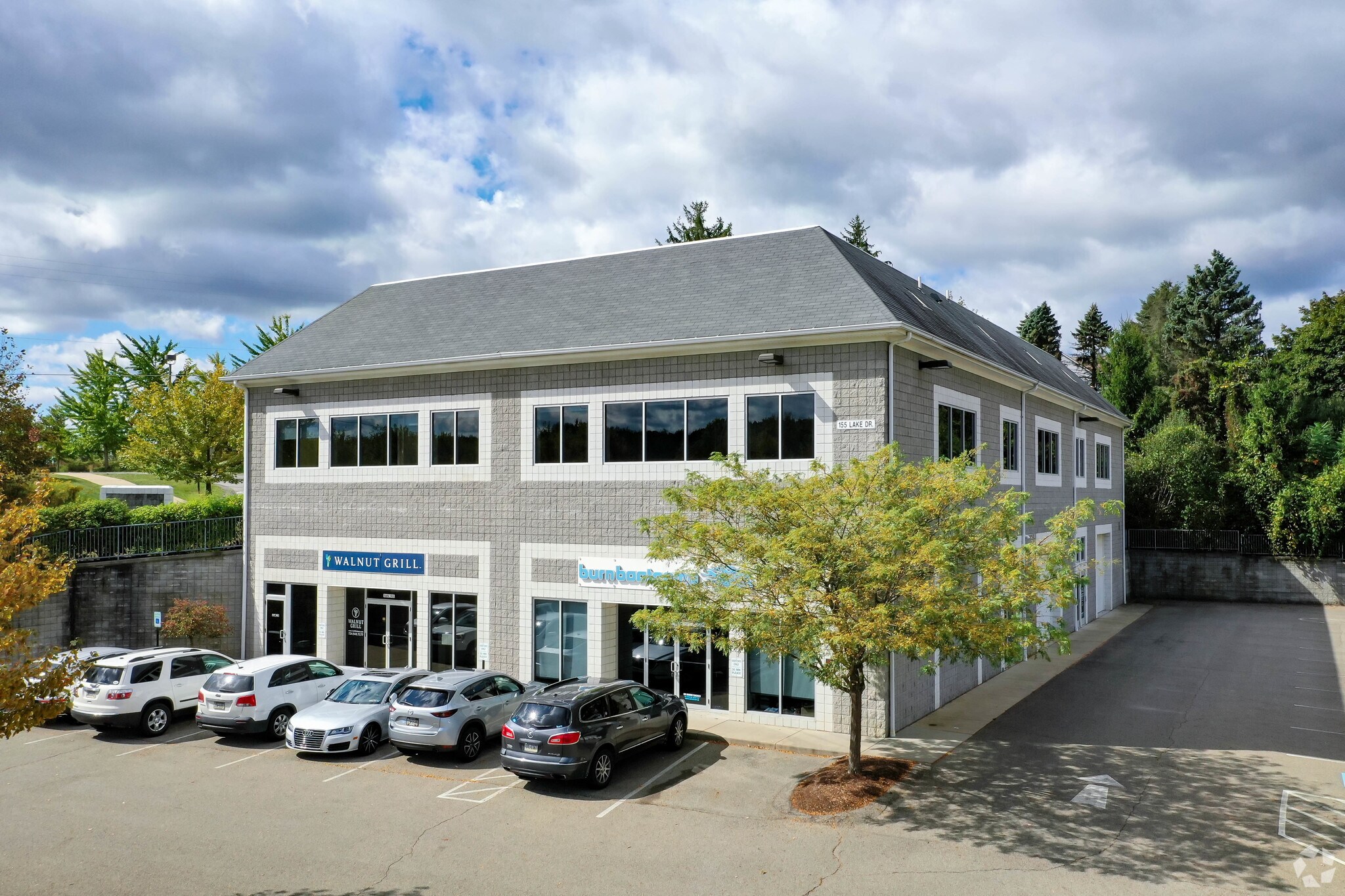 155 Lake Dr, Wexford, PA à louer Photo principale– Image 1 sur 4