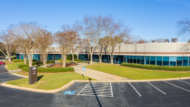 Plus de détails pour 3025 Breckinridge Blvd, Duluth, GA - Bureau, Local d'activités à louer