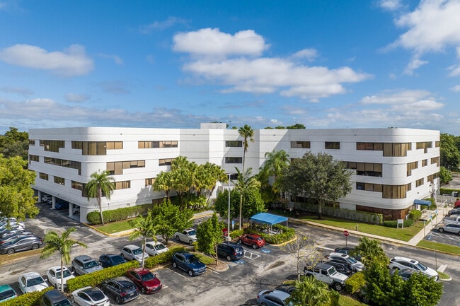 Plus de détails pour 9050 Pines Blvd, Pembroke Pines, FL - Bureau à louer