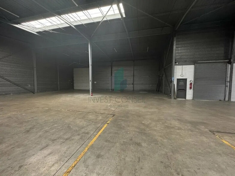 10 Rue De La Briqueterie, Louvres à louer - Photo de l’immeuble – Image 2 sur 9