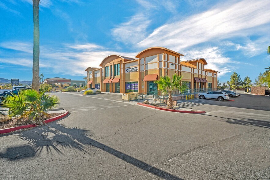 1510 W Horizon Ridge Pky, Henderson, NV à louer - Photo de l’immeuble – Image 3 sur 11