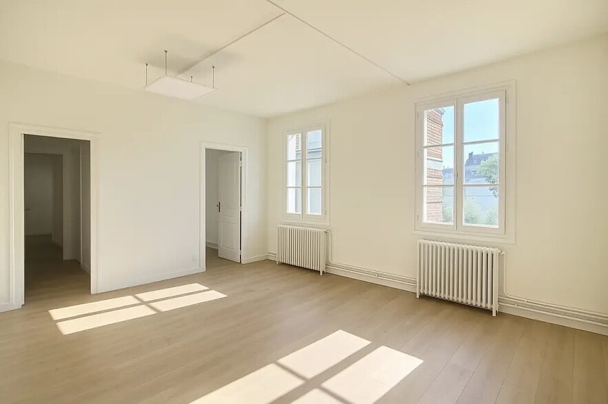 Bureau dans Paris à louer - Photo de l’immeuble – Image 1 sur 5