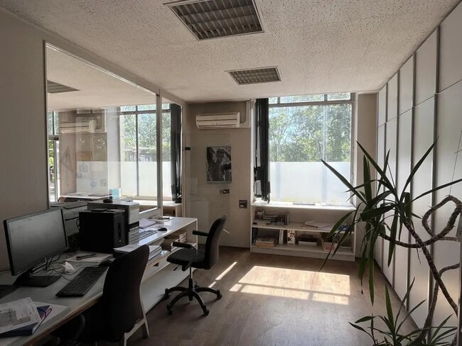 Plus de détails pour Local commercial à vendre