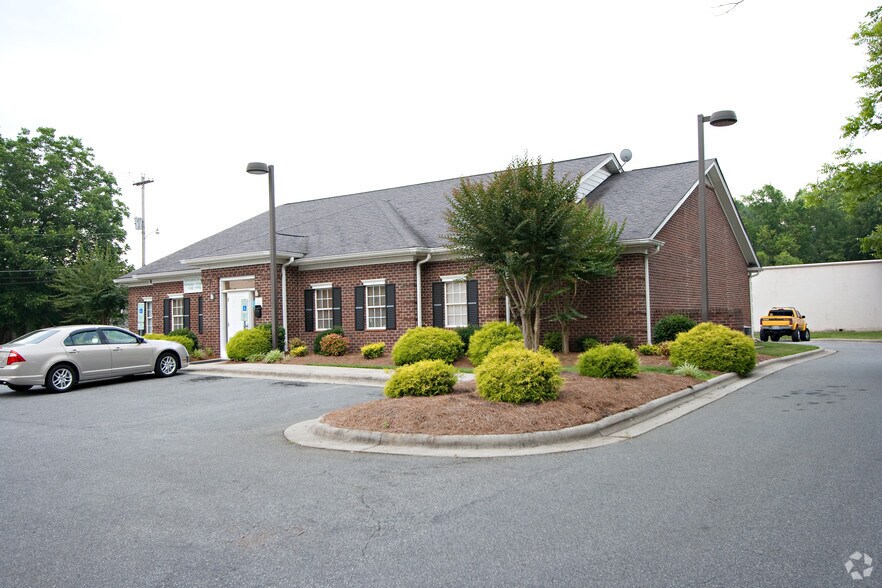 120 S Mountain St, Cherryville, NC à vendre - Photo principale – Image 1 sur 21