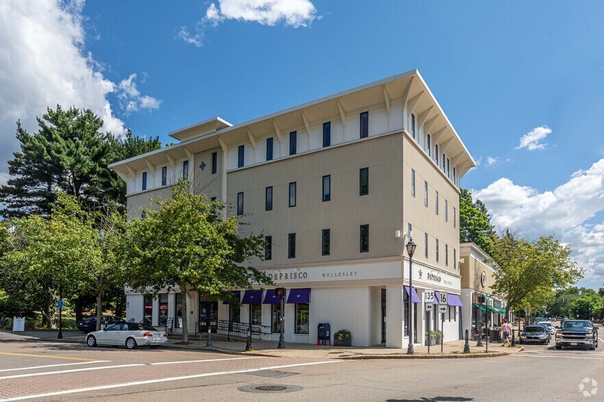 8 Grove St, Wellesley, MA à louer - Photo principale – Image 1 sur 4