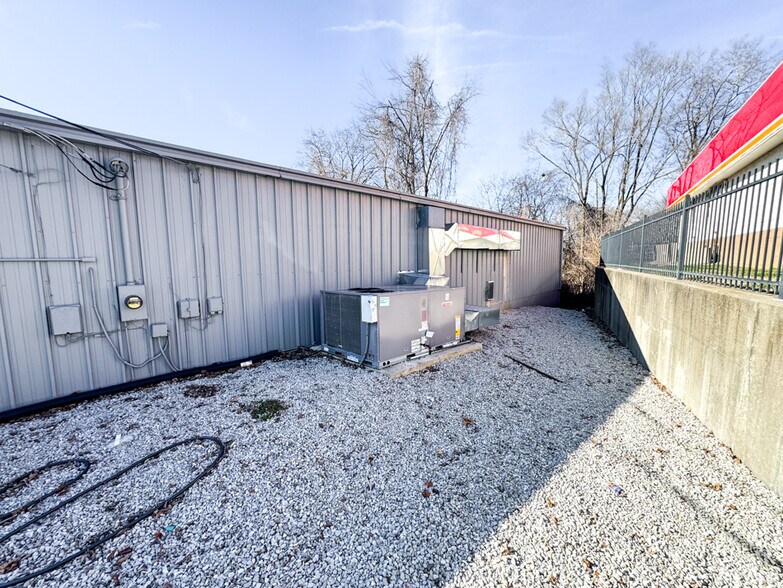 2229 Vandalia St, Collinsville, IL à vendre - Photo de l’immeuble – Image 3 sur 10