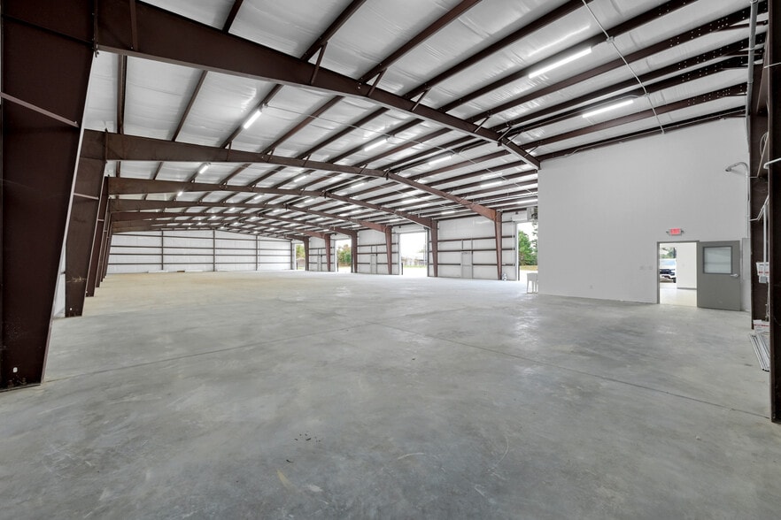 535 S Persimmon St, Tomball, TX à louer - Photo intérieure – Image 2 sur 28
