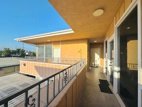 9774 Katella Ave, Garden Grove, CA à louer Photo de l’immeuble– Image 1 sur 6