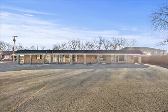 2108 Monroe St, Commerce, TX à vendre Photo intérieure– Image 1 sur 2