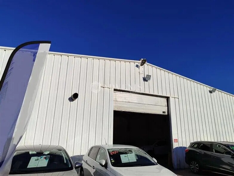 Industriel/Logistique dans Pézenas à louer - Photo de l’immeuble – Image 1 sur 4