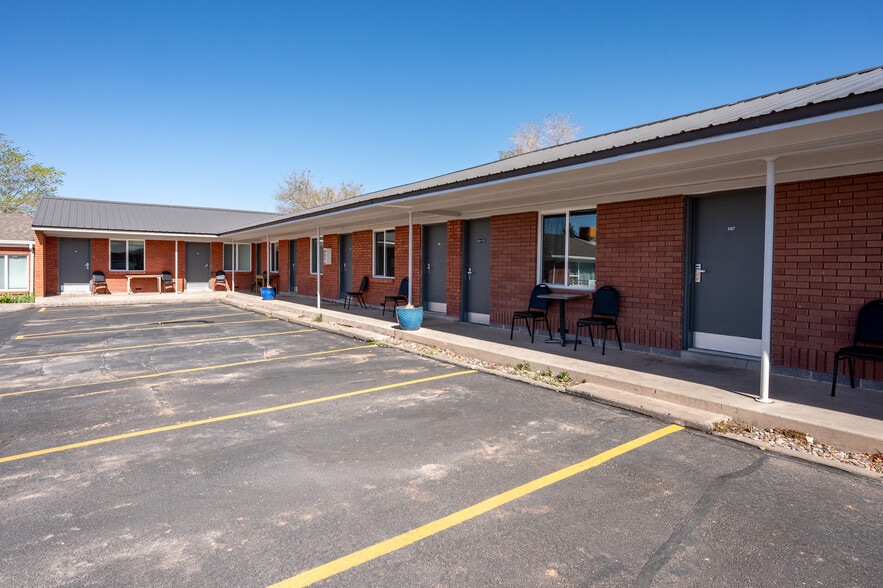 91 E Main St, Bicknell, UT à vendre - Photo de l’immeuble – Image 3 sur 81