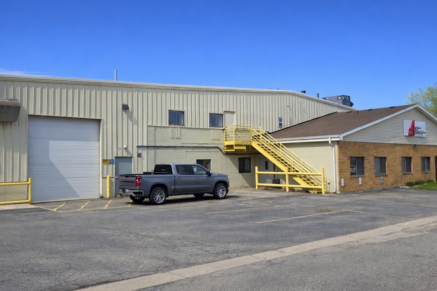 1801 Bassett St, Lansing, MI à vendre - Photo de l’immeuble – Image 3 sur 9