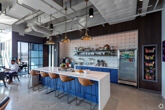1213 W Morehead St, Charlotte, NC à louer Photo intérieure– Image 1 sur 1