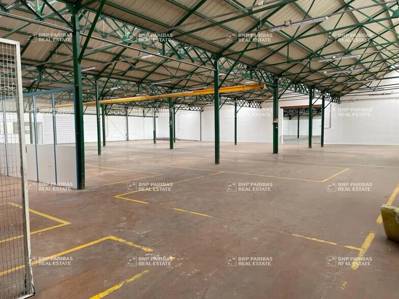 Local d’activités dans Bagnolet à louer - Photo de l’immeuble – Image 2 sur 13