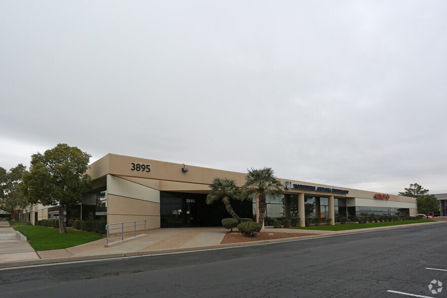 3895 N Business Center Dr, Tucson, AZ à louer - Photo principale – Image 1 sur 9