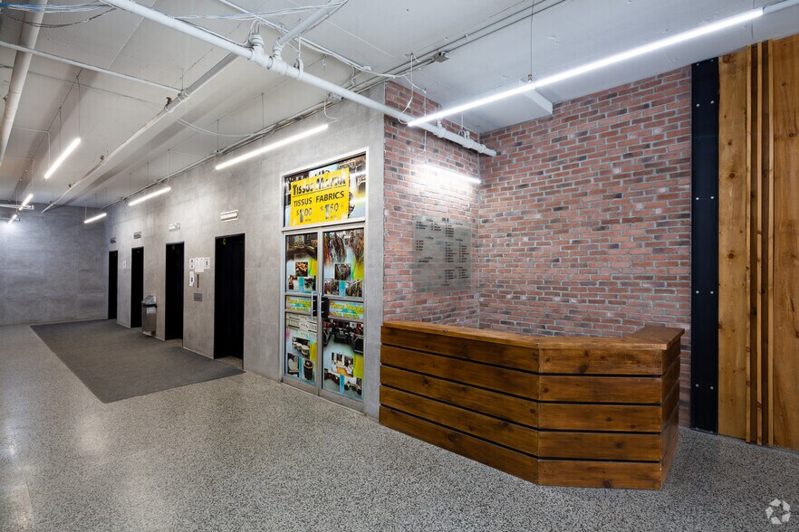 99 Rue Chabanel O, Montréal, QC à louer - Photo intérieure – Image 3 sur 6