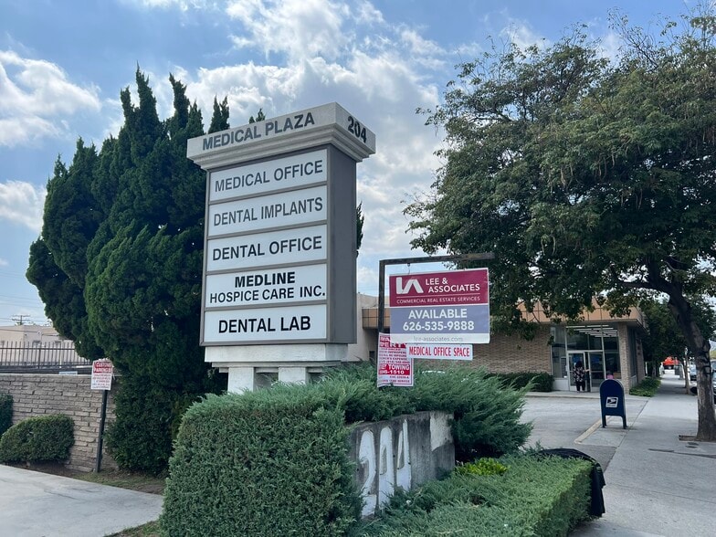 204 E Chevy Chase Dr, Glendale, CA à louer - Photo de l’immeuble – Image 3 sur 14