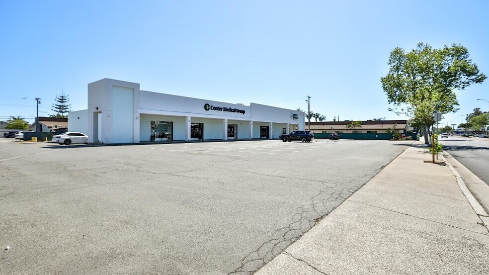 12372 Garden Grove Blvd, Garden Grove, CA à vendre - Photo de l’immeuble – Image 3 sur 22