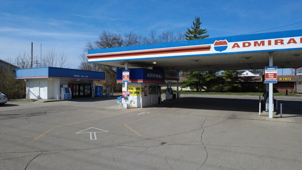 701 W Memorial Dr, Muncie, IN à louer - Photo principale – Image 1 sur 9