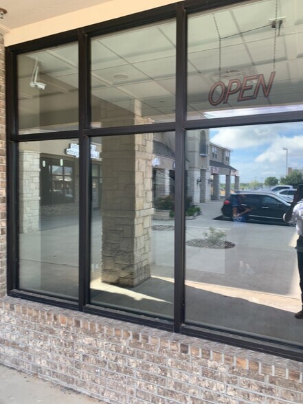 2710 S Clear Creek Rd, Killeen, TX à louer - Photo de l’immeuble – Image 1 sur 6